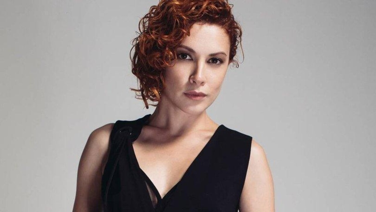 Açelya Topaloğlu Hakkında