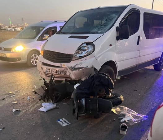 Nusaybin’de Motosiklet ile Hafif Ticari Araç Çarpıştı