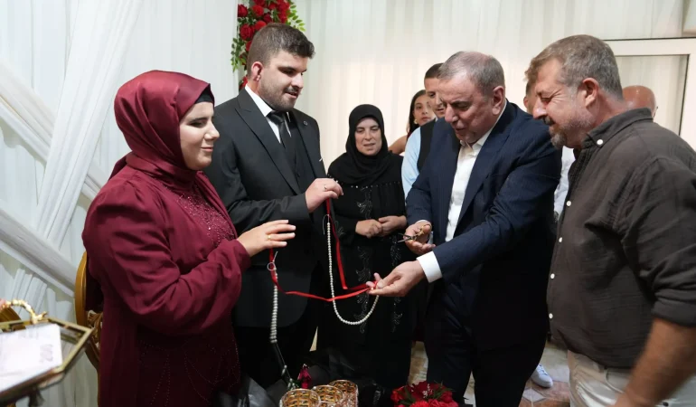 Midyat’ta Esra ve Cihan’ın mutluluğuna Başkan Şahin de ortak oldu