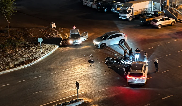 Yeni Kavşakta Yolunda Otomobil ile Motosiklet Çarpıştı: 1 Yaralı