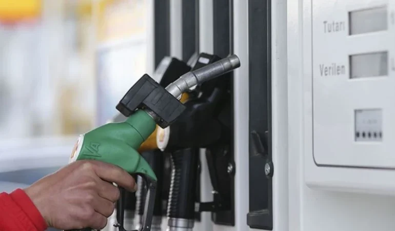 Motorine Bir Zam Daha: Litre Fiyatı 100 TL’yi Aştı