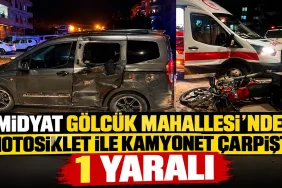 Nattlig trafikolycka med ambulans och räddningsljus