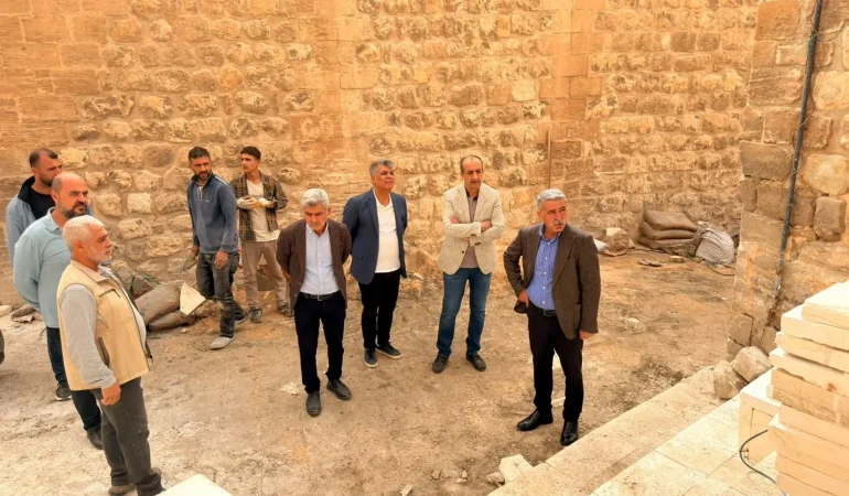 Mardin’de Tarihi Sokaklarda Sağlıklaştırma Çalışmaları Sürüyor